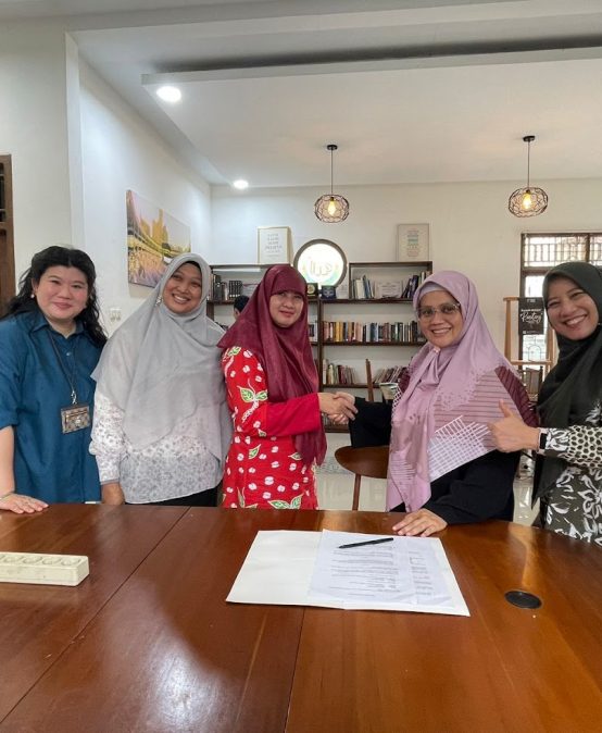 Mahasiswa D3 Keuangan dan Perbankan FEB Unila Terlibat Aktif dalam Produksi Kopi Robusta Petik Merah Hutan Lampung