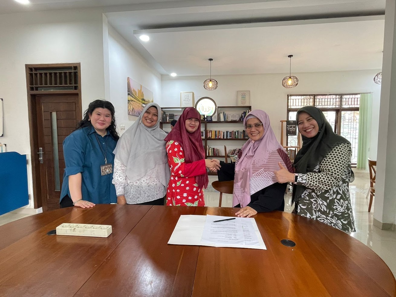 Mahasiswa D3 Keuangan dan Perbankan FEB Unila Terlibat Aktif dalam Produksi Kopi Robusta Petik Merah Hutan Lampung